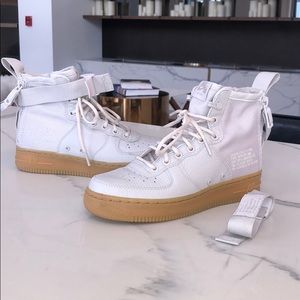 NIKE SF AF1 MID